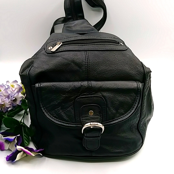 🍄HP! Faux Leather Black Backpack & Convertable Shoulder Bag. - Picture 1 of 13
